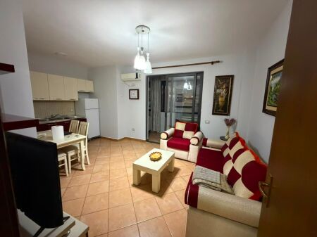 Ali Demi,Ish Tregu Elektrik jepet me qera apartament,1+1, i mobiluar.50,000 Leke
