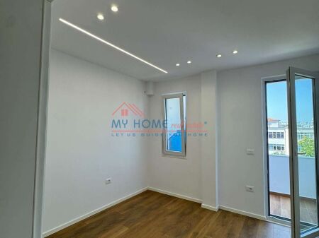 Apartamant 2+1 ne shitje tek Shkolla 4 Deshmoret ne Tirane