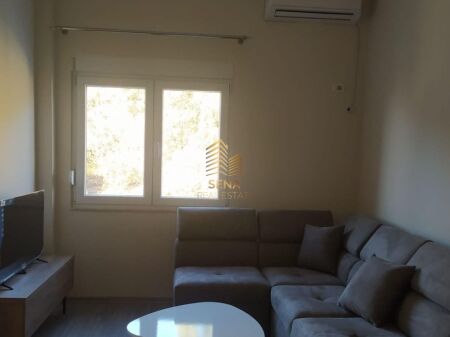 Qira, Hyrje Private 1+1+Post Parkimi, Shkoze, 35.000 Leke/muaj