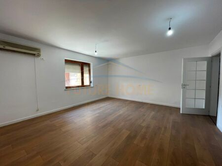 In vendita, Appartamento 2+1, Nuovo Bazaar . OPP71949