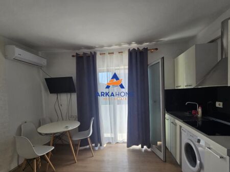 JEPET GARSONIERE ME QERA 38M2 "21 DHJETORI" 44.000 LEKE