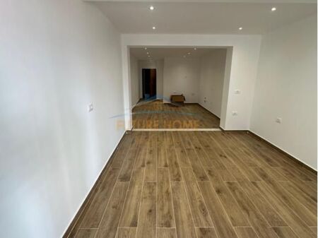 Shitje, Apartament 2+1+2, Stacioni i Trenit, Tirane.