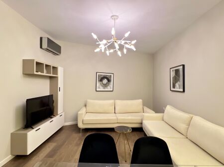 Me Qera: 1+1 +1 Depo  Shkolla e Baletit (Buze Rruge) - 60,000 Leke/Muaj - Orientim: JUG Plot Diell - K.7 - Sp.70m²