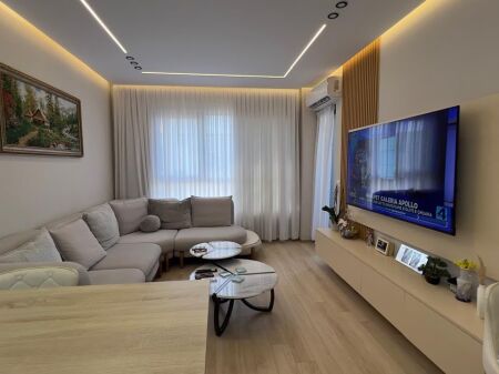 Shitet Apartament 2+1 ne Kamez