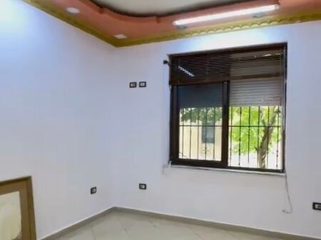 Shitet apartament 2+1 tek Rruga e Durresit!