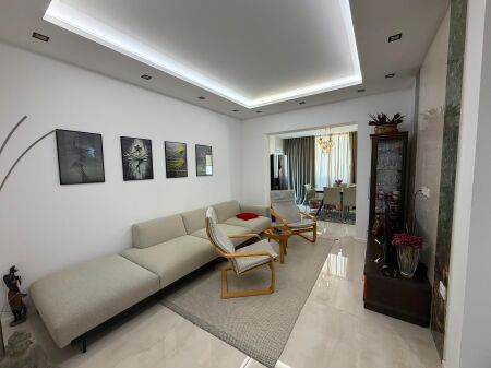 🏡 Appartamento 2+1 in Affitto  📍 Centro, vicino alla Posta 🛋️ Completamente arredato 🏢 3° piano, edificio esistente  💶 Prezzo: 1.000€/mese (trattabile)  📞 Per maggiori informazioni o per prenotare una visita, contattaci in DM o telefono.