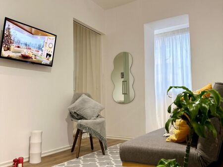 Me Qera: 1+1 Sheshi Wilson (Prane Gjimnazit Petro Nini) - 55,000 Leke/Muaj - K.3 - SP.60m² || Me Akses te shpejte drejt Qendres dhe Bllokut‍