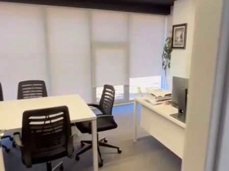 Locale Ufficio in Affitto – Pazari i Ri,