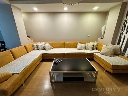 Super Appartamento 2+1+2 in vendita ad Astir, Tirana!