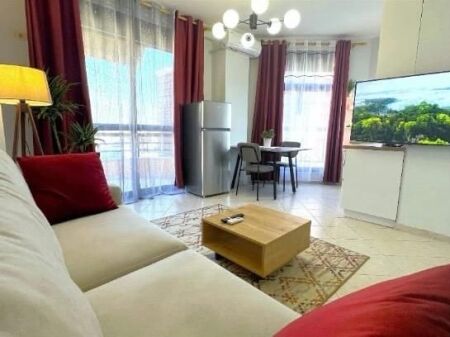 Affittasi appartamento 1+1 a 21 Dhjetori, vicino al supermercato Joena, via Muhamet Gjollesha, via e Kavajes.