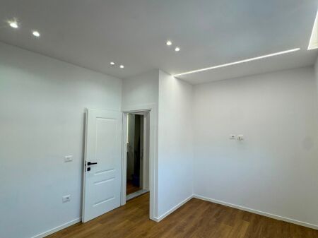 Apartament 2+1 ne shitje , Rr 4 Deshmoret