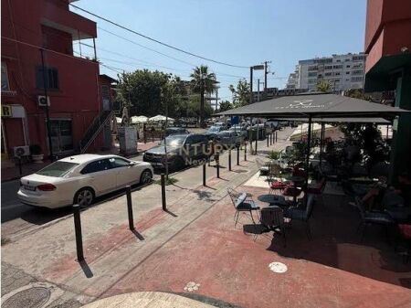 Shop for sale on the ground floor      270,000 €