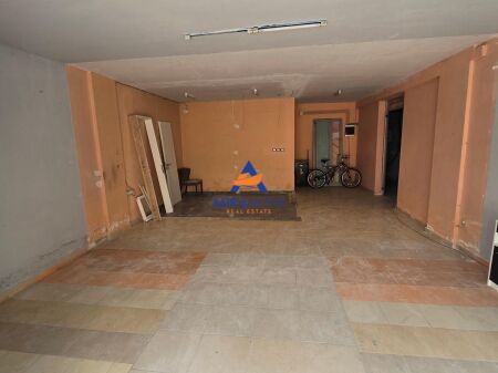 LOCALE IN AFFITTO 190M2 "LAGO ASCIUTTO" 750 EURO