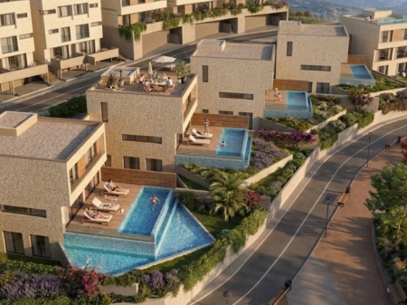 VILLA FOR SALE WITH POOL – SWAN LAKE