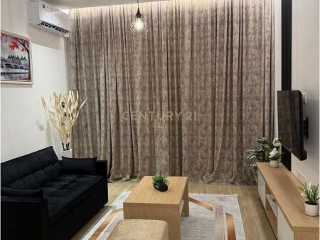 Apartament 1+1 në Malin e Robit, Golem – i ri, i mobiluar dhe gati për banim! 115,000 €