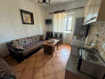 Garsoniere me Qira - perballe Ring Center