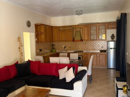 APARTAMENT ME QERA 3+1 ALLIAS 550 EURO FH-84632