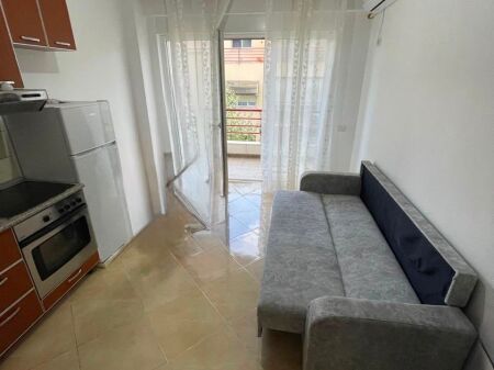 Liqeni i Thate, affittasi appartamento 2+1 !