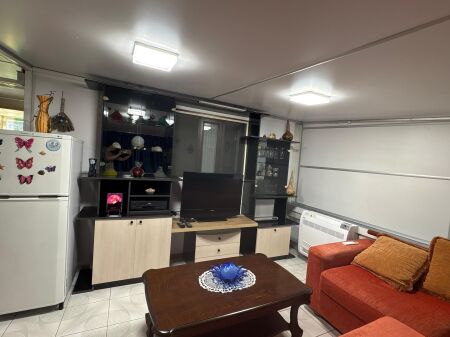 APARTAMENT 1+1. 35000 LEKE.RRUGA E DIBRES.FARMACIA 10