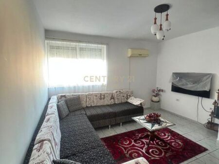 JEPET ME QIRA APARTAMENT 2+1 ME 2 BALLKONE PRANË SHKOLLËS SË BALETIT – RRUGA E ELBASANIT!!