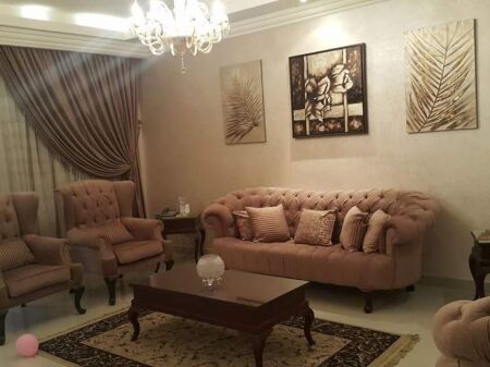 Ish Ekspozita, jepet me qera apartament 2+1+2.