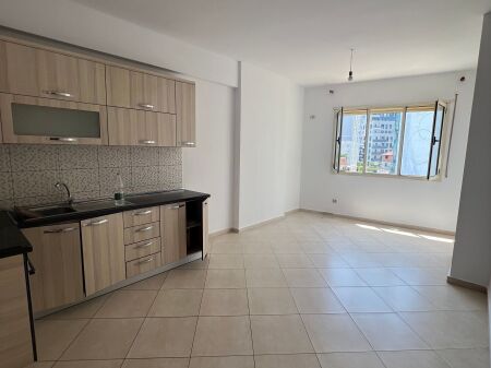 APARTMENT 2+1 FOR RENT ASTIR NEAR THE ROUNDABOUT