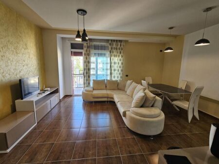 Tek Kamelia, Golem, Shitet Apartament 1+1 Me Mundësi Ndarjeje në 2+1!