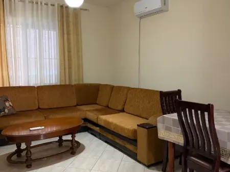 Rent | Shtëpi private 2 + 1 | Astir | 400 €/month