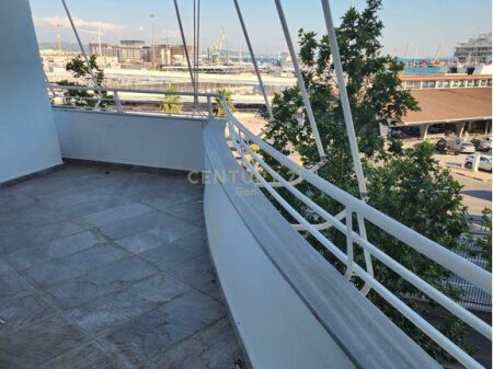 Shitet Apartament 3+1+2+3 me pamje nga Porti, tek Rruga e re e Portit, Durres !   340,000 €