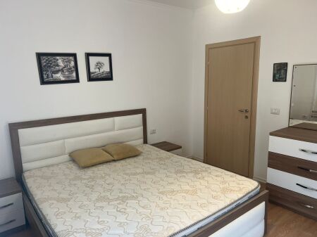 Jepet Me Qera Apartament 3+1+1 Ballkon