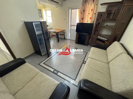 Appartamento 1+1 in affitto in Via Durresit, vicino al Bar Mulino Vecchio a Tirana(ID 4219462)