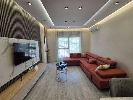 Apartament 2+1+2 Ballkon Me Qira Ne Kompleks Rezidencial | Perballe UET