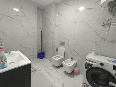 JEPET ME QIRA APARTAMENT 1+1 TEK GOLDEN PARK!