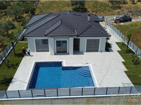 Individual Villa with Pool for Sale in Farke!