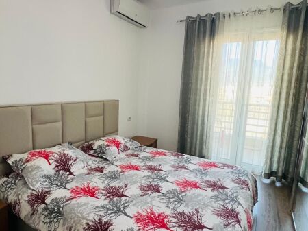 Jepet Me Qera Apartament 2+1+2 Ballkone
