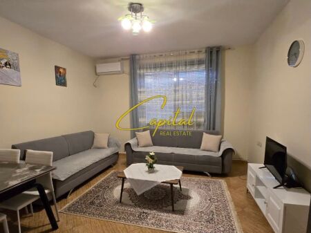 APARTAMENT ME QIRA 2+1 RRUGA E KOSOVAREVE 800 EURO