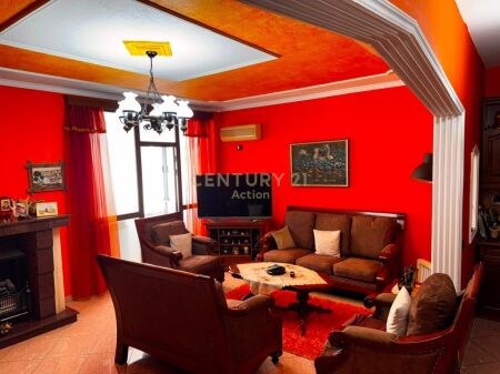 Apartment 2+1+2 with 3 balconies for rent – Kavaja Street
