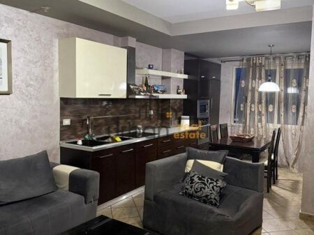 Affitto, Appartamento 2+1 Via Kavaja, Tirana - 600€ | 75 m²