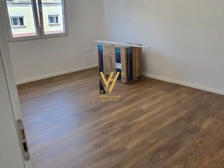 VENDESI APPARTAMENTO 1+1+BLK VICINO A VIA NDRE MJEDA 140.000 EURO