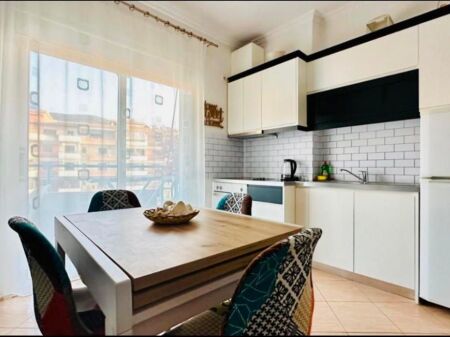 🏡 Affittasi appartamento 1+1 a lungo termine - Lungomare, Vlorë
