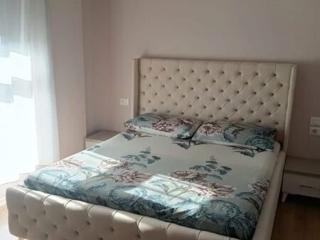 Jepet Me Qera Apartament 1+1+1 Ballkon