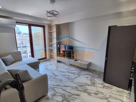 Shitet, Apartament 1+1,Qender, Tiranë.