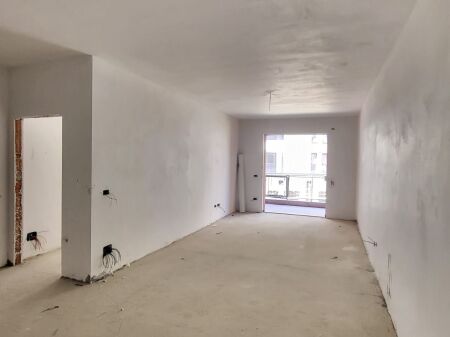 🏡 Shitet Apartament 2+1 – Space City, Paskuqan