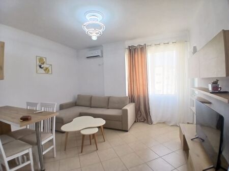 Shitet Ap 1+1📌Astir, prane bar Bohem - Cmimi 97 milion leke