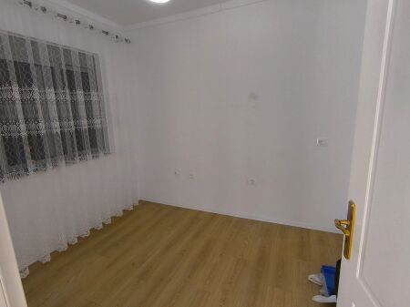 🏡 **APARTAMENT 2+1 NË SHITJE – TEK RESTORANT FRESKU**