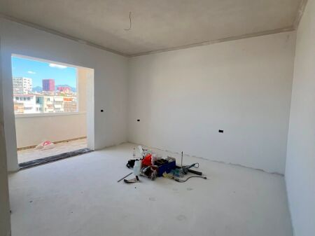 **SHITET APARTAMENT 1+1 – VASIL SHANTO**