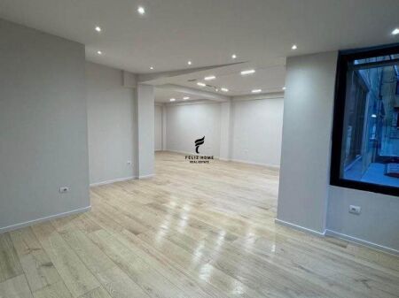 OFFICE FOR RENT 80 M2 PORCELAIN 80,000 LEKE FH-85109