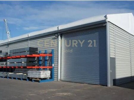 WAREHOUSE ENVIRONMENT FOR SALE!