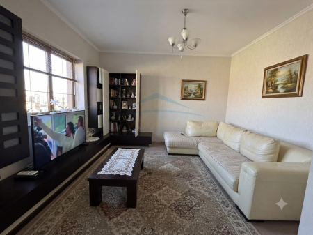 Shitet, Apartament 2+1, Rruga Fortuzi, Tirane .