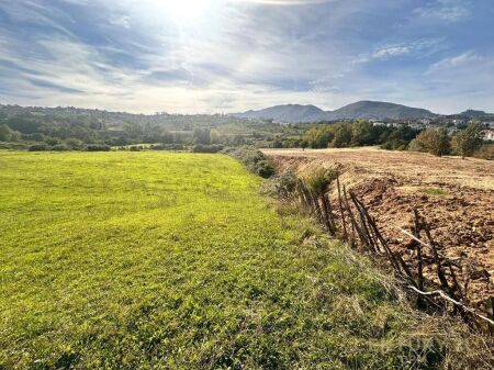 WE SELL 2700 m2 OF RED LAND READY FOR CONSTRUCTION NEAR TEG